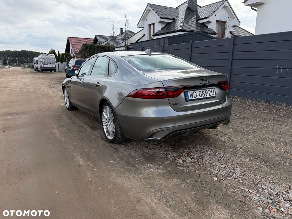 Jaguar XF P250 HSE - 4