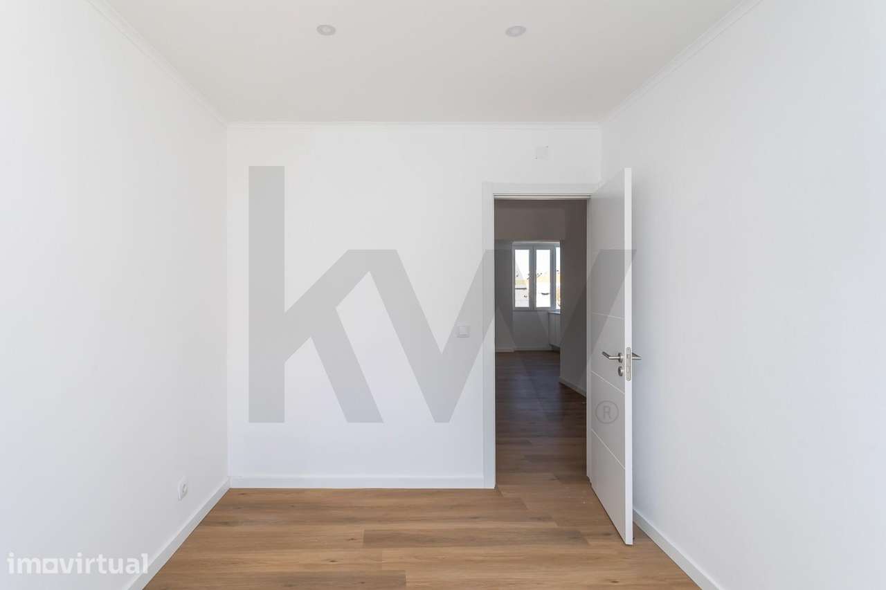 T3 TOTALMENTE REMODELADO COM TERRAÇO | VENTEIRA - Grande imagem: 4/7