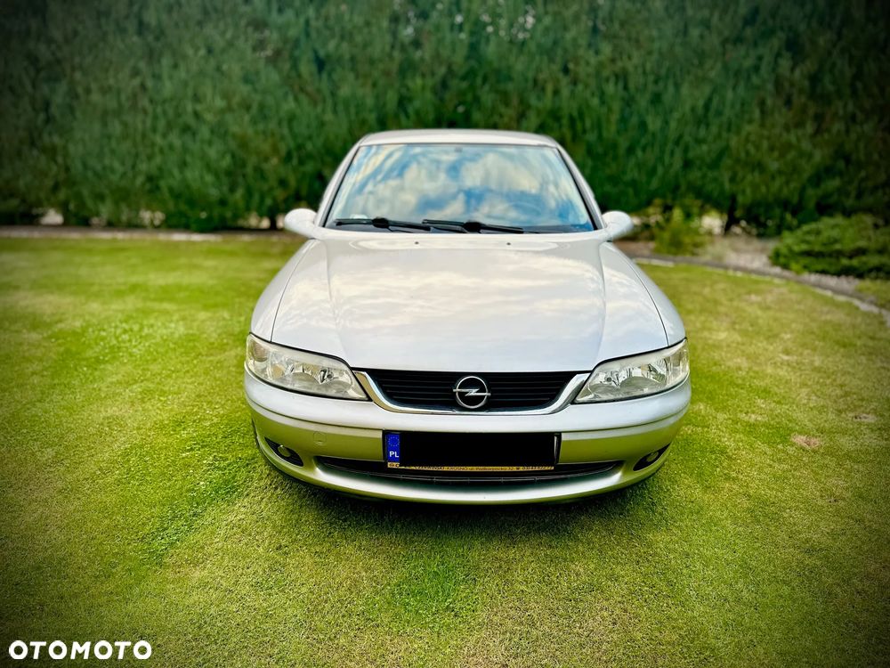 Opel Vectra 2.0-16 CDX - 3