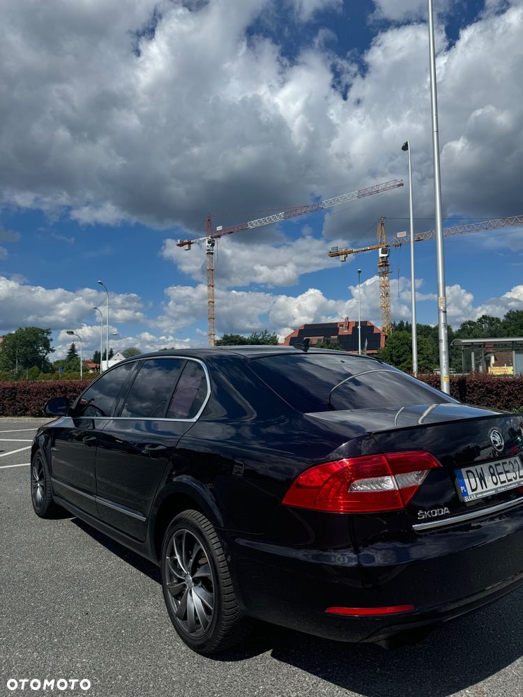Skoda Superb 2.0 TDI Ambition Outdoor DSG - 3