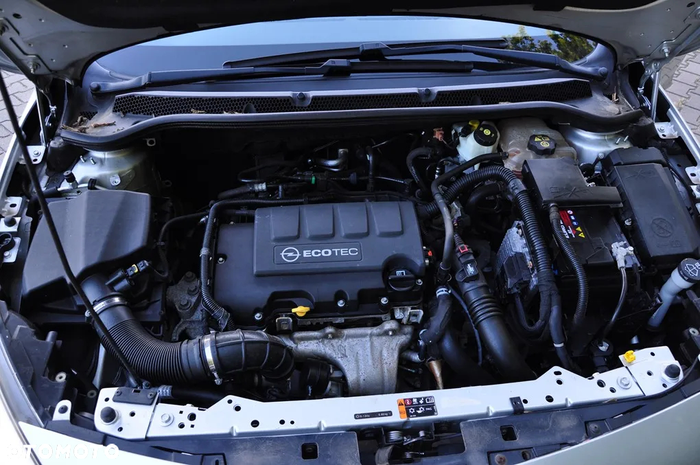 Opel Astra 1.4 Turbo Sports Tourer - 38