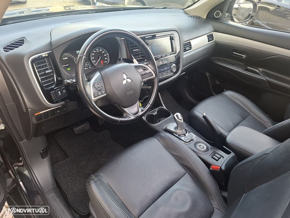 Mitsubishi Outlander - 27