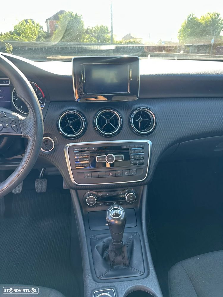 Mercedes-Benz A 180 CDI (BlueEFFICIENCY) - 16