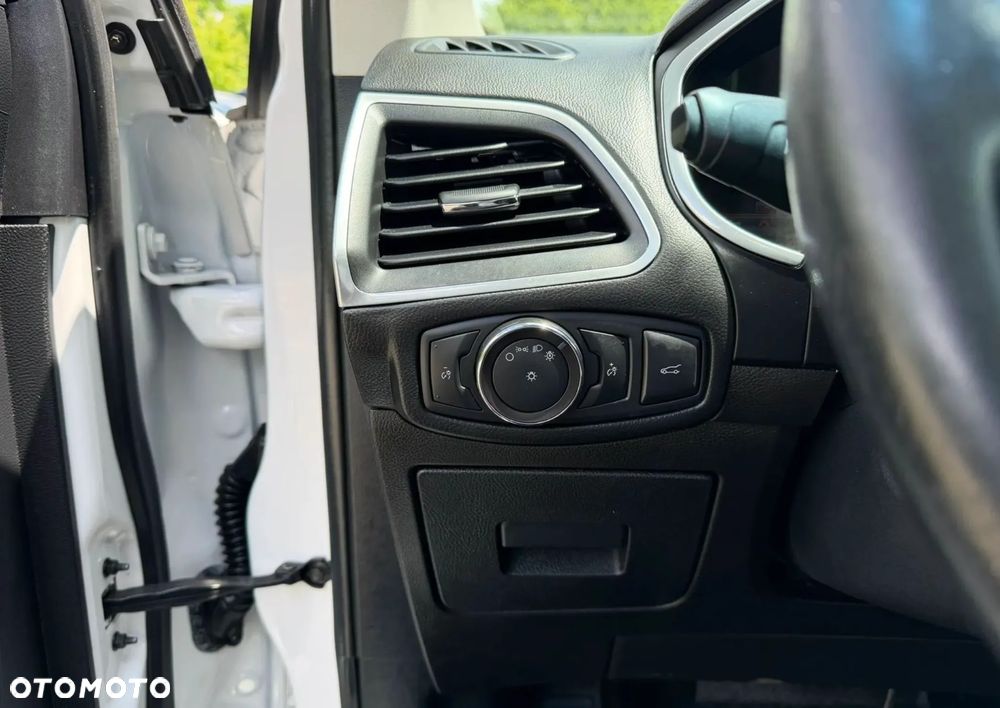 Ford Edge - 19