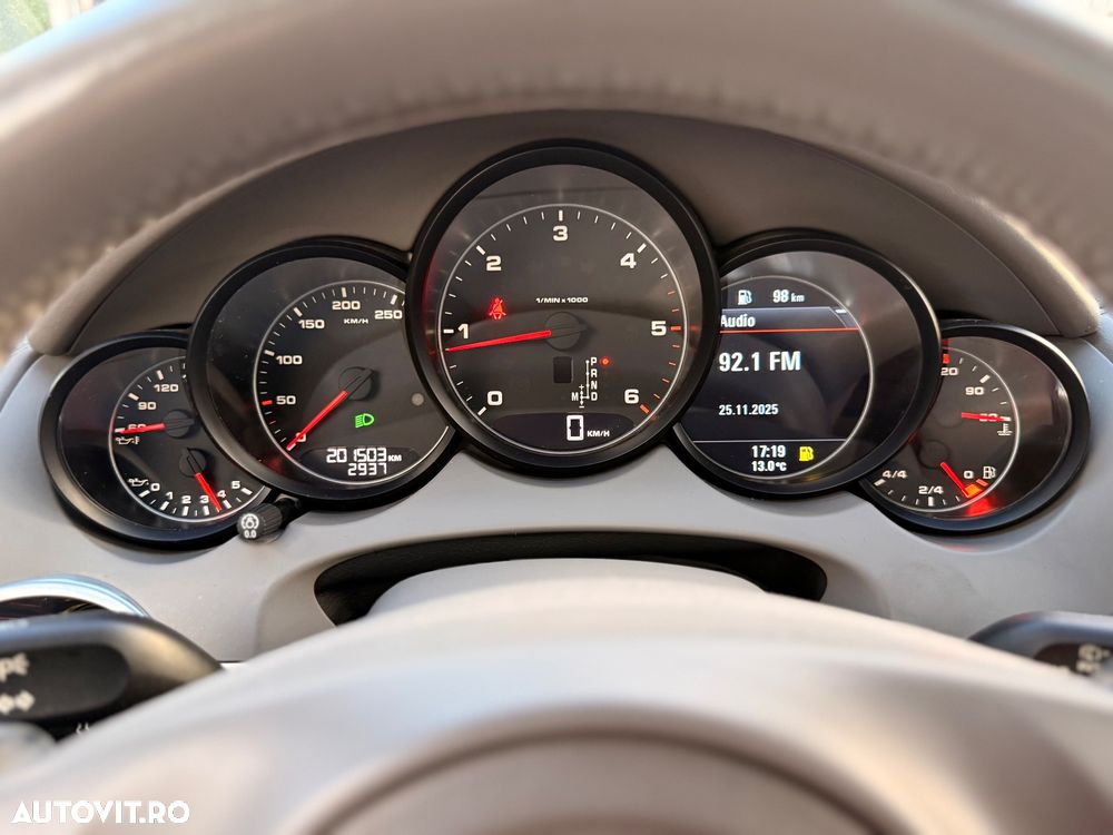 Porsche Cayenne 3.0 L V6 - 27