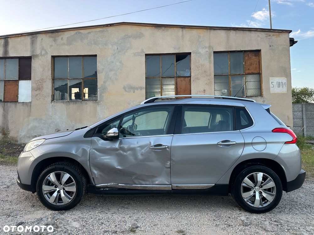 Peugeot 2008 1.2 Pure Tech Allure S&S - 7