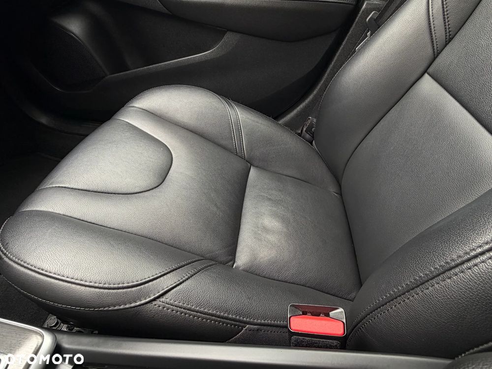 Volvo V40 D3 Summum - 29