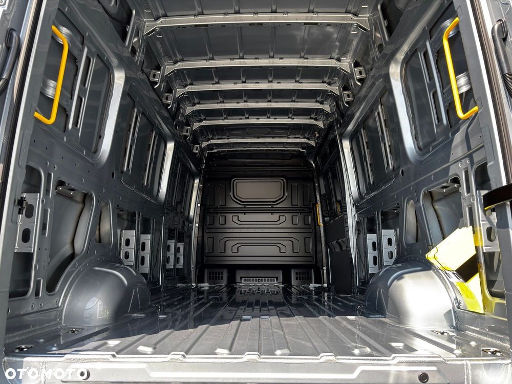 Volkswagen Crafter L4H3 177 KM 8-AUT 4MOTION - 13
