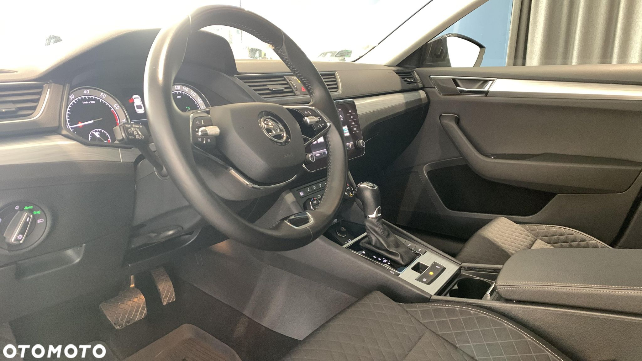 Skoda Superb 1.5 TSI Ambition DSG - 9