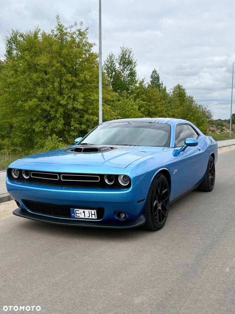 Dodge Challenger - 4