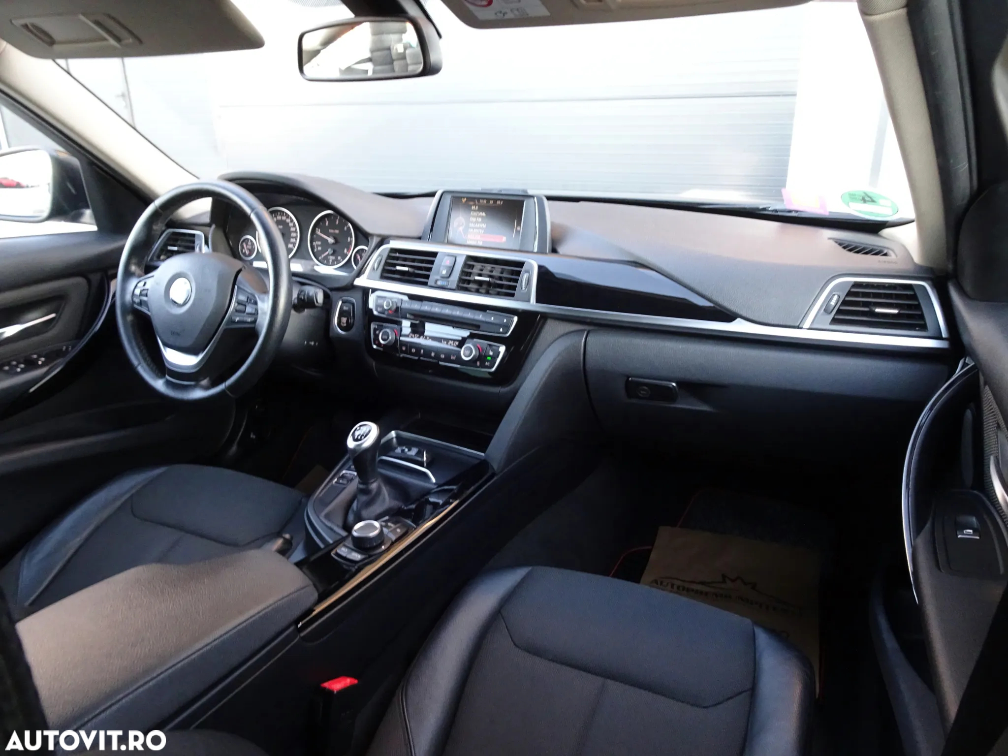 BMW Seria 3 320d xDrive Sport Line - 11