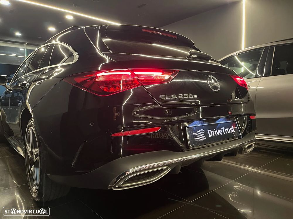 Mercedes-Benz CLA 250 e Shooting Brake AMG Line - 3