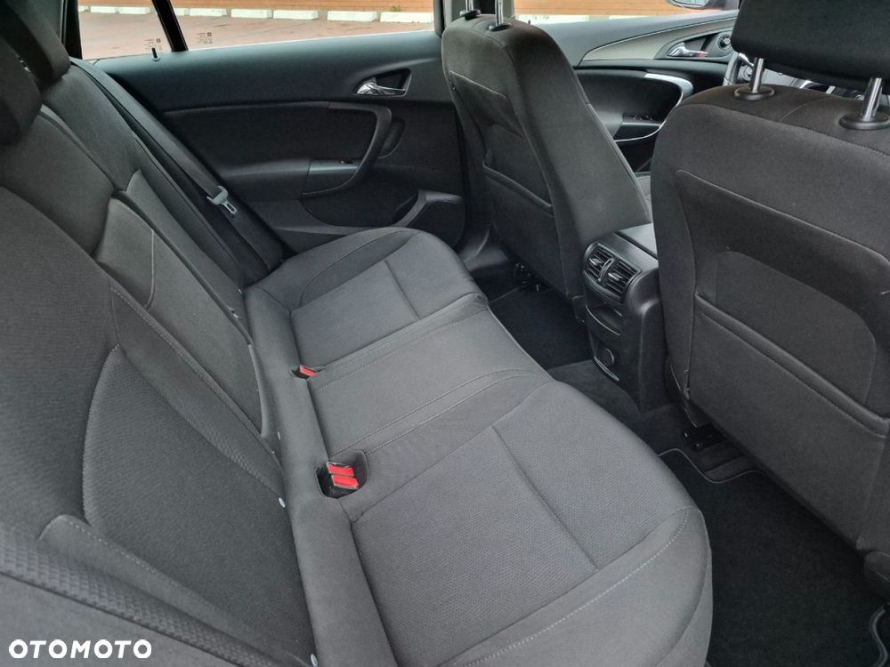 Opel Insignia - 22