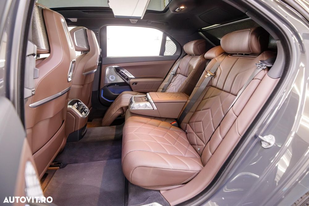 BMW M7 M760e xDrive AT PHEV - 14