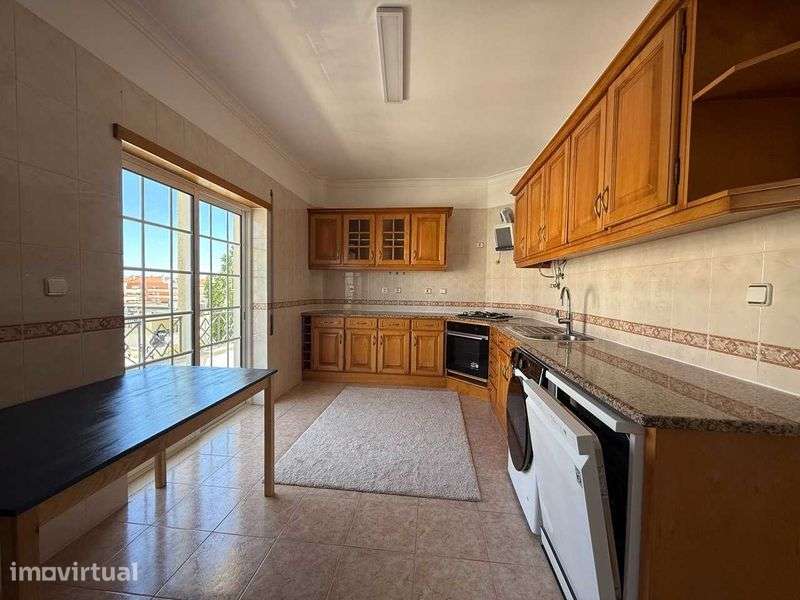 Arenda-se apartamento t2 no Pinhal Novo - Grande imagem: 2/11