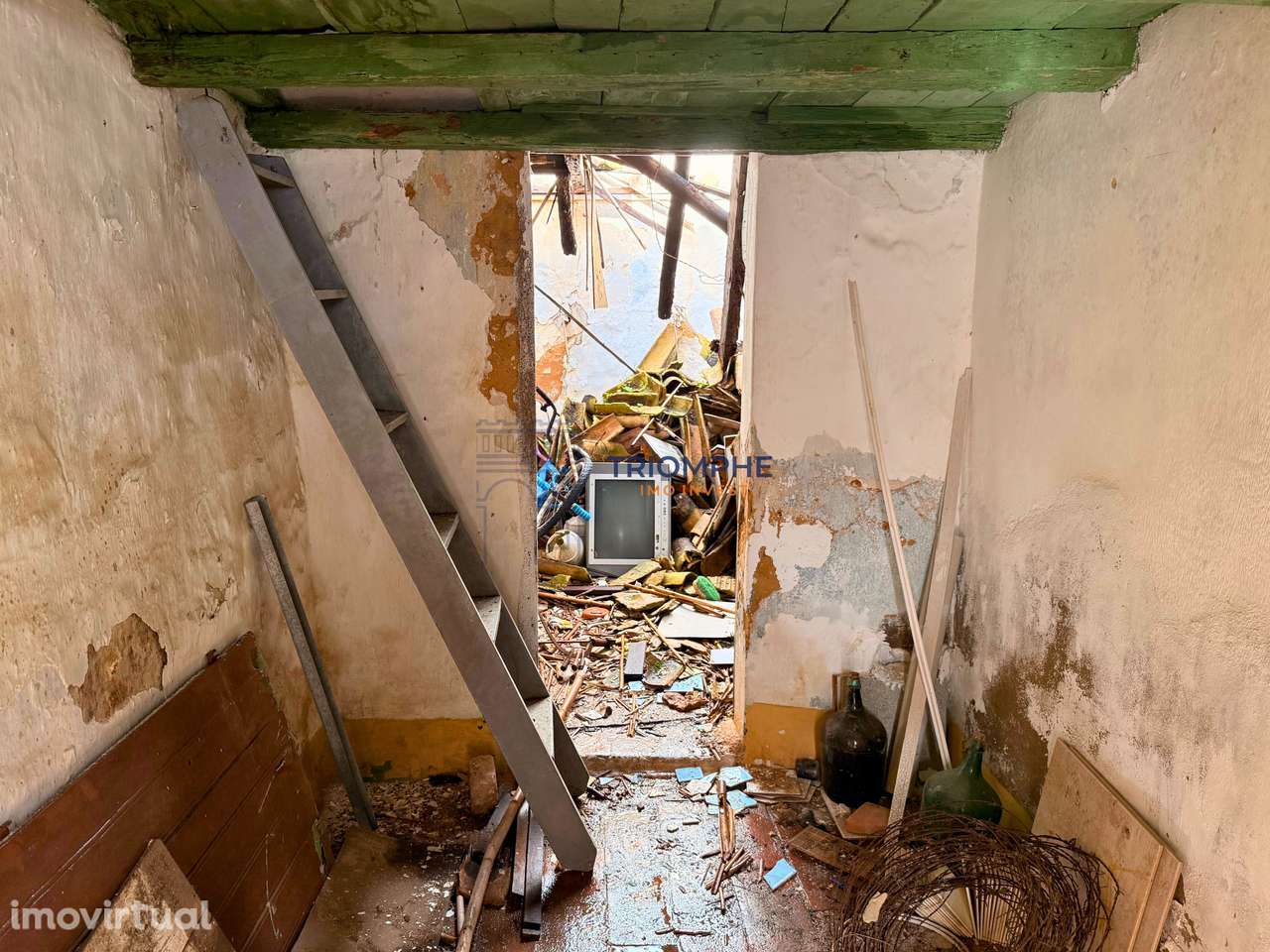Moradia T3 Para Recuperar - Investimento - Alcantarilha - Grande imagem: 5/21