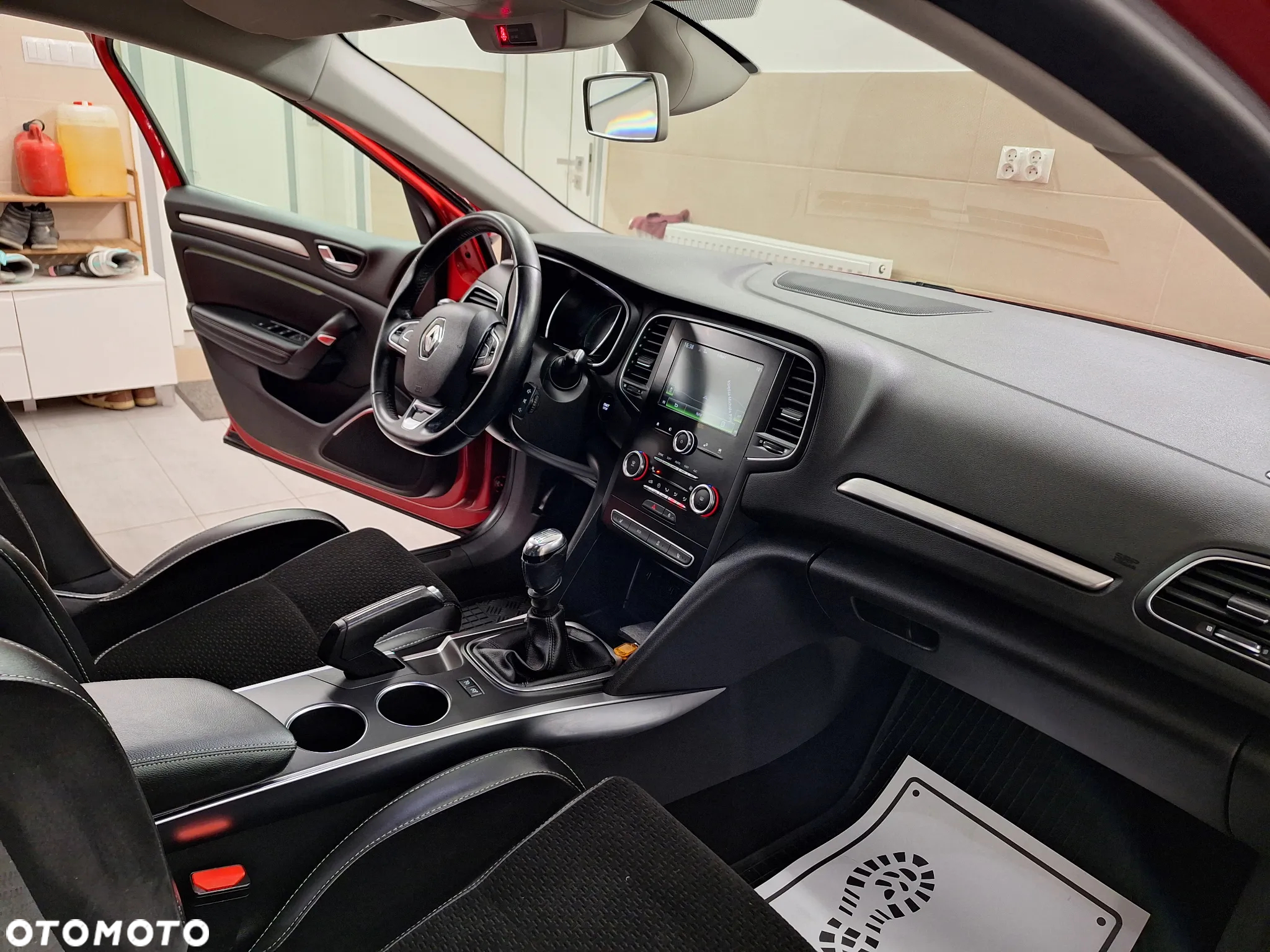Renault Megane ENERGY TCe 130 BUSINESS - 23