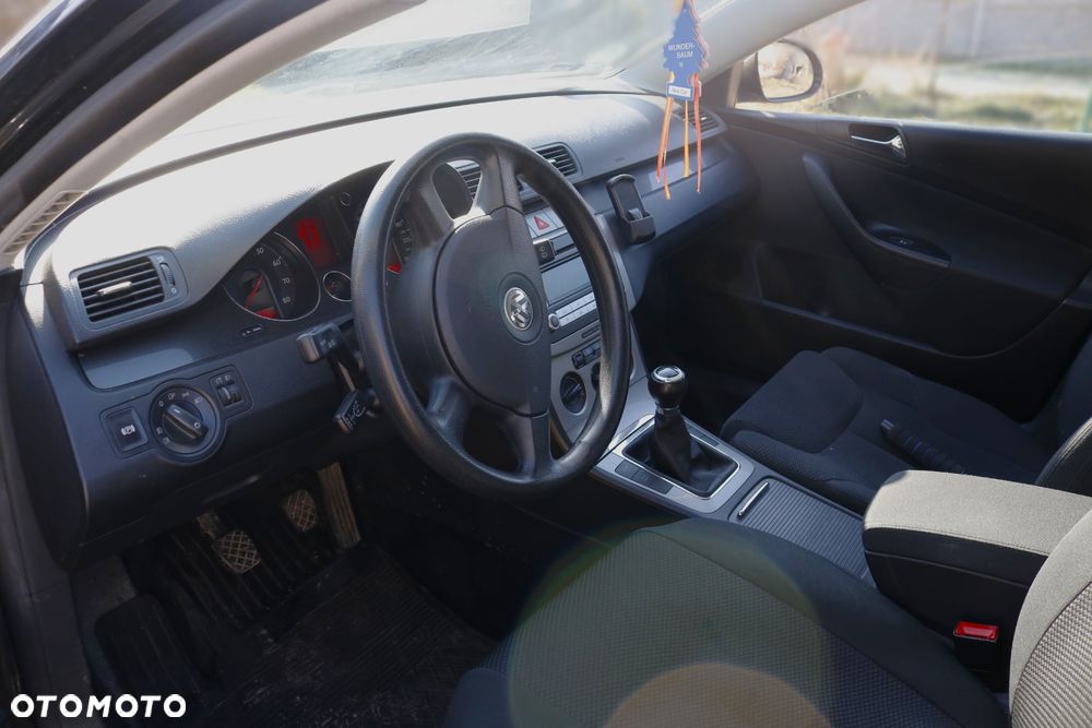 Volkswagen Passat 1.6 FSI Comfortline - 7