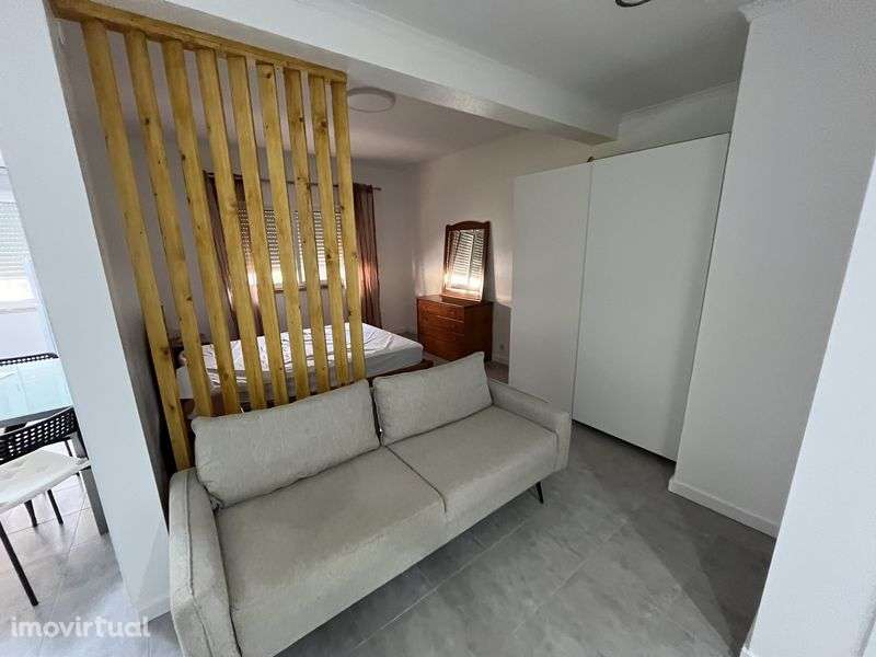 T1 simpático mobilado em Linda a Velha - Grande imagem: 3/11