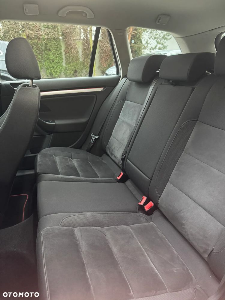 Volkswagen Golf 2.0 TDI Highline - 18