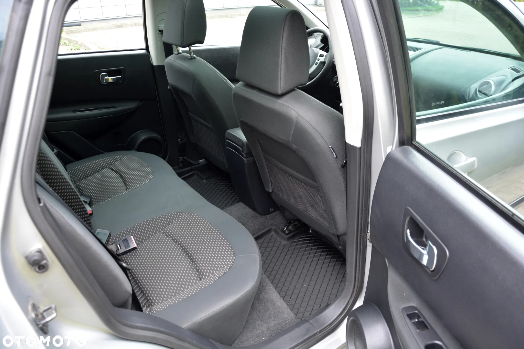 Nissan Qashqai 2.0 dCi Lounge - 30
