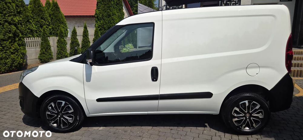 Opel Combo - 25