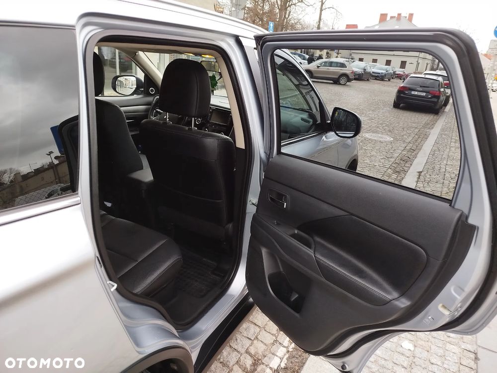 Mitsubishi Outlander 2.2 DID Intense + 4WD - 10