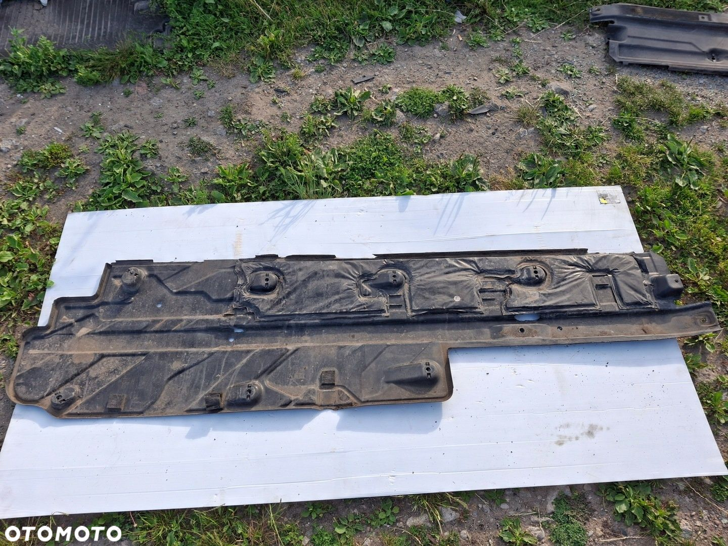 Mercedes C207 W207 W204 OSŁONA PŁYTA PODWOZIA LEWA A2046809108 - 7