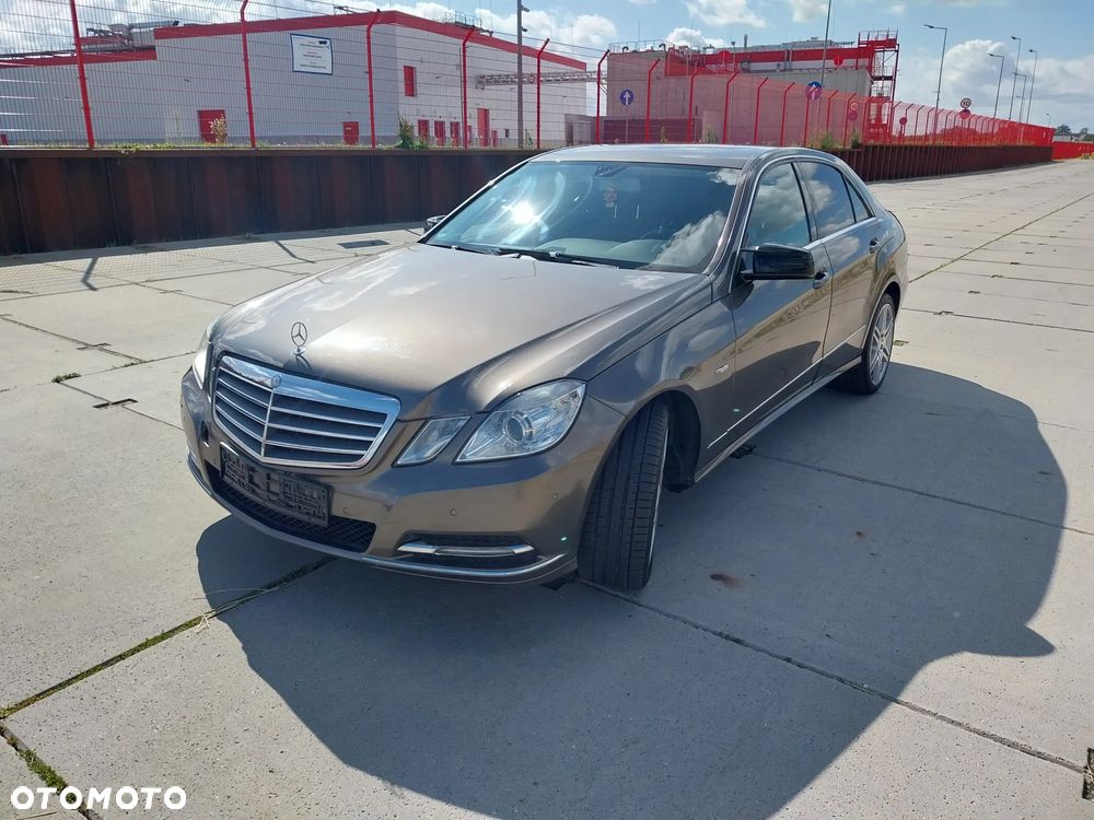 Mercedes-Benz Klasa E 200 BlueTEC 7G-TRONIC Elegance - 6