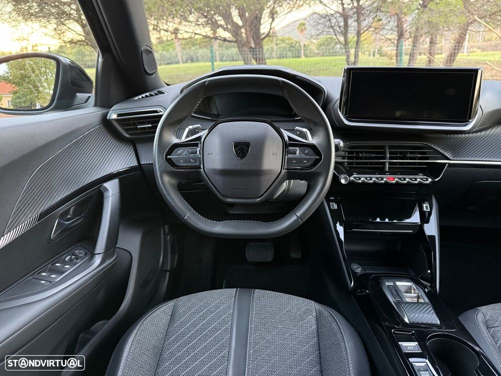 Peugeot 2008 1.2 Hybrid Allure e-DCS6 - 37