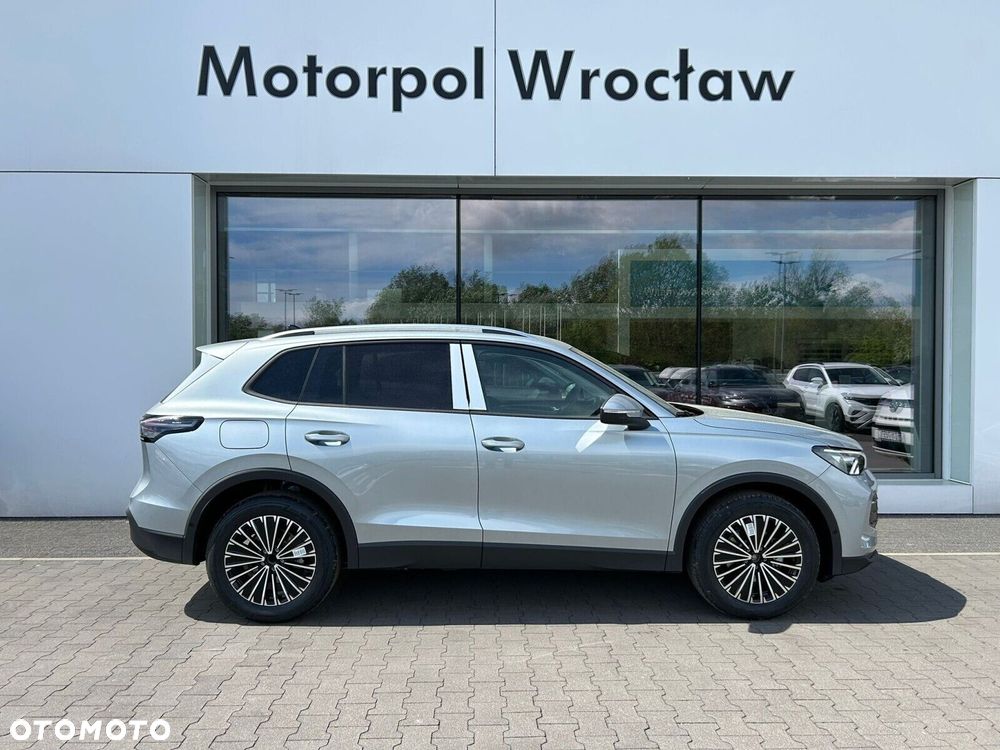 Volkswagen Tiguan - 10