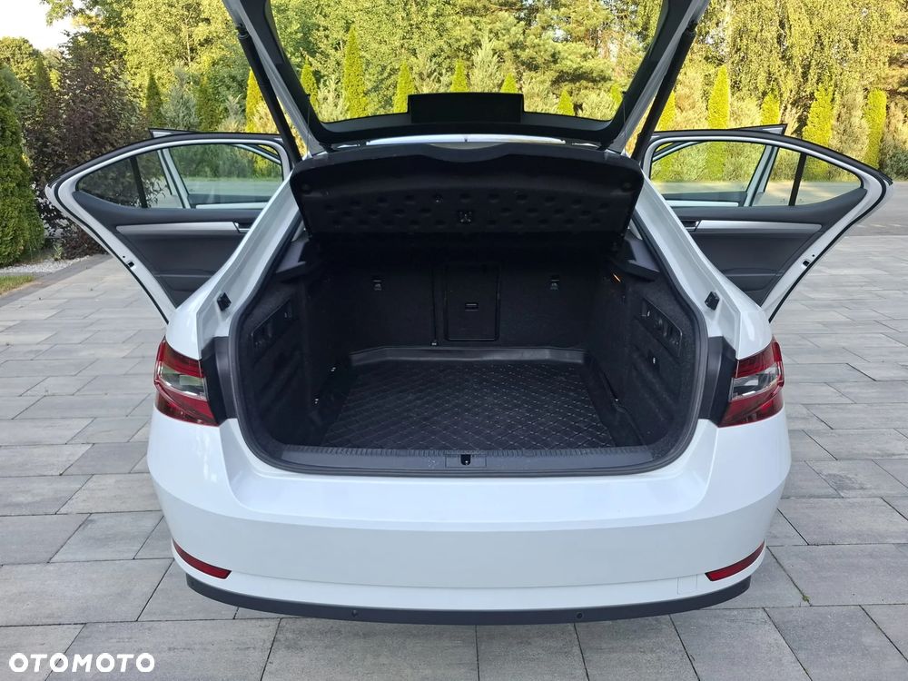 Skoda Superb 2.0 TDI Active DSG - 15