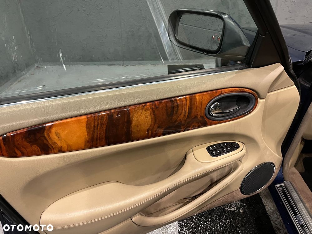 Jaguar XJ 3.2 Executive - 12