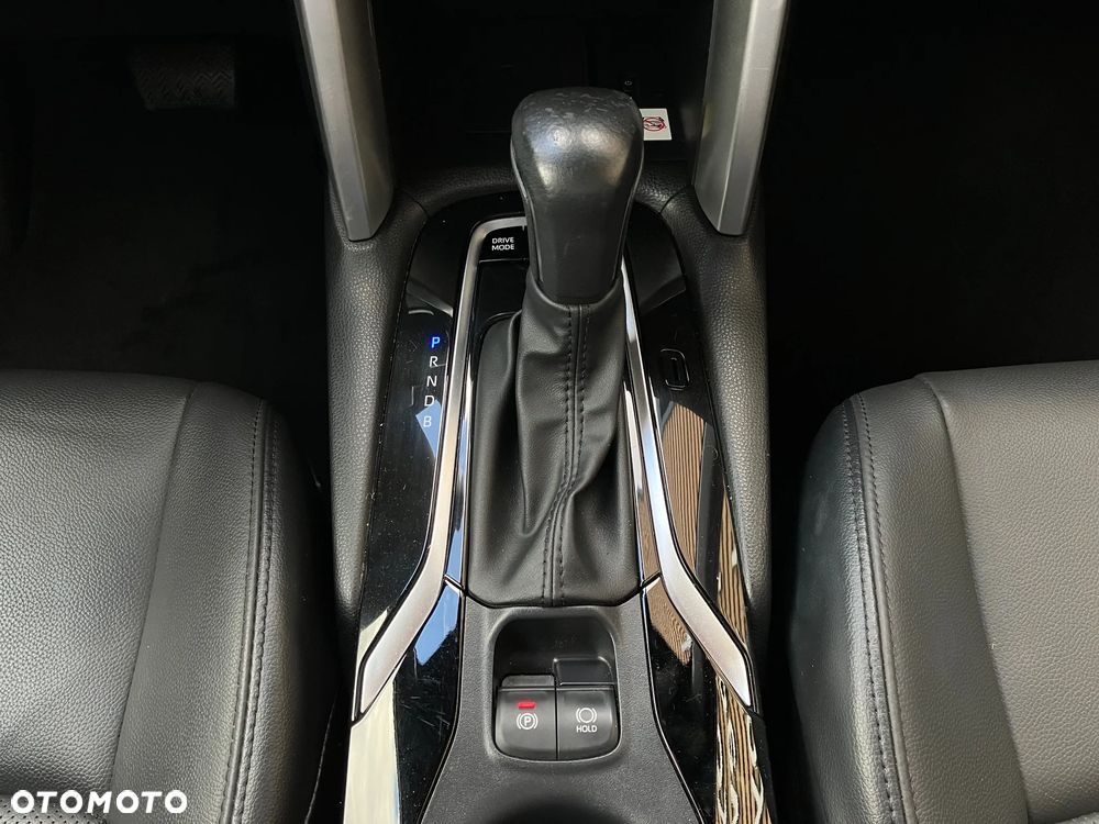 Toyota Corolla Cross 2.0 Hybrid Executive AWD - 39