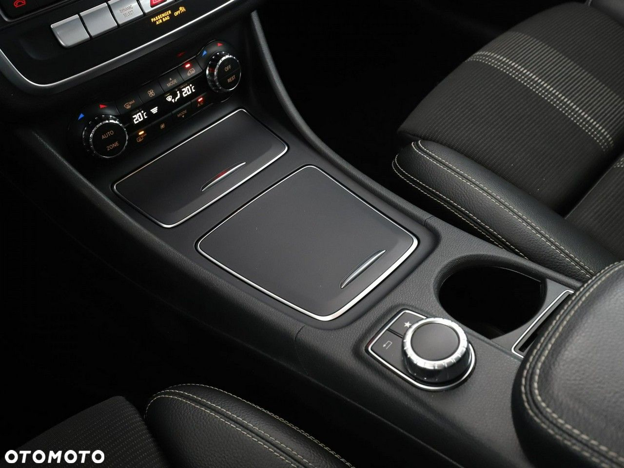 Mercedes-Benz GLA - 28