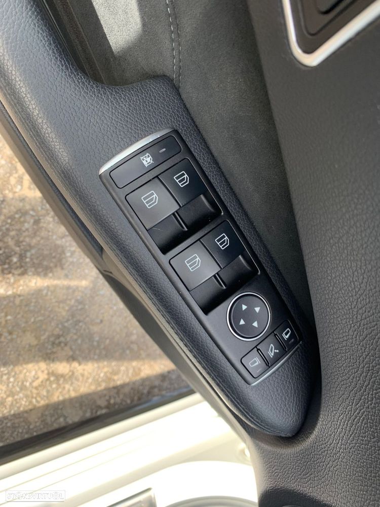 Mercedes-Benz E 220 BlueTEC Avantgarde Auto. - 41