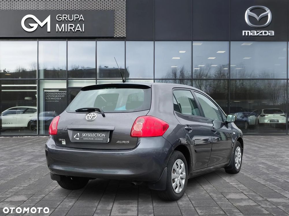 Toyota Auris - 5