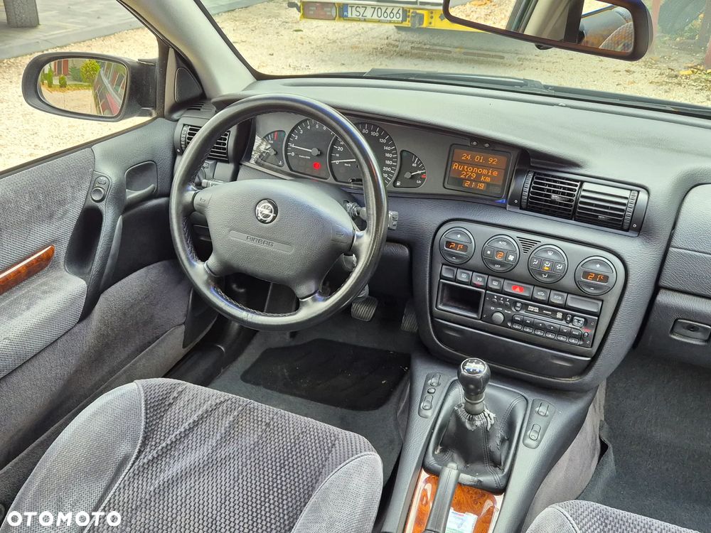 Opel Omega 2.0 CD - 15
