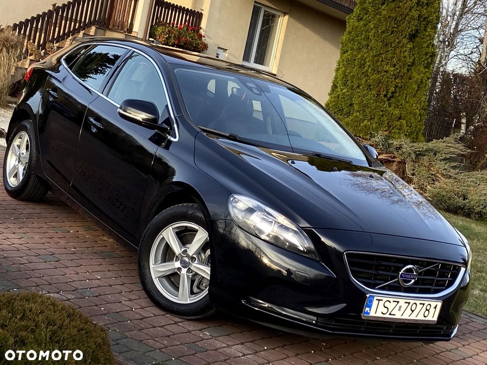Volvo V40 D3 Momentum - 1