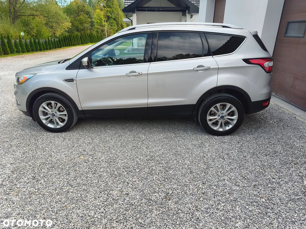 Ford Kuga 2.0 TDCi 2x4 Titanium - 19