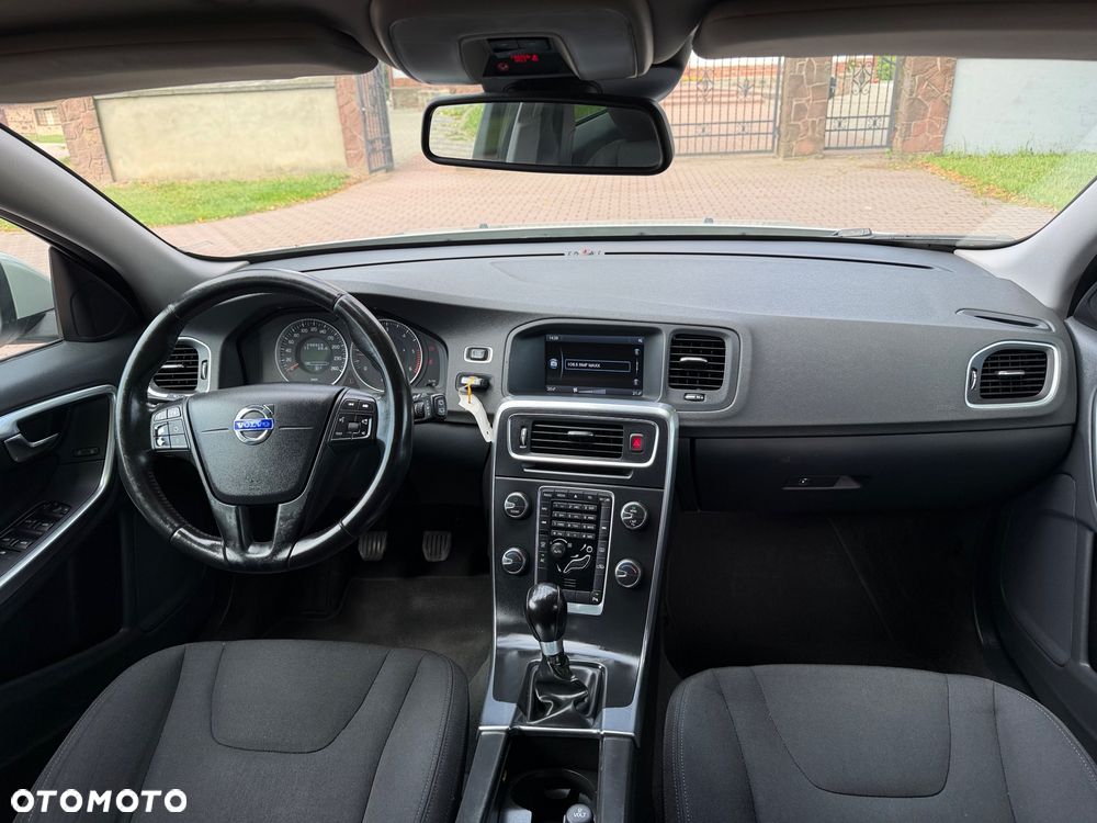 Volvo V60 D4 Edition - 16