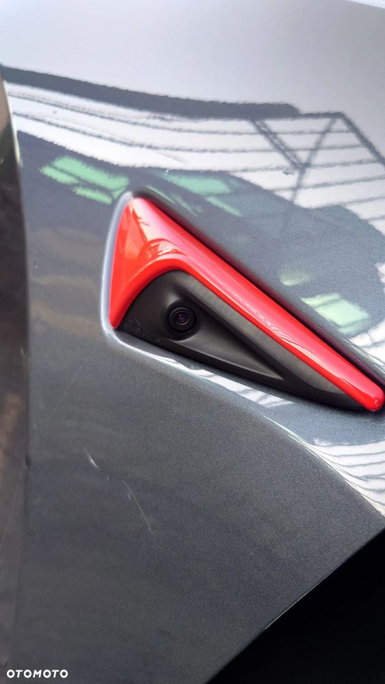 Tesla Model Y Long Range Dual Motor AWD - 21