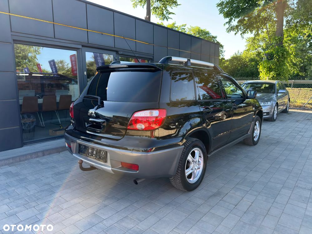 Mitsubishi Outlander 2.0 Invite - 6
