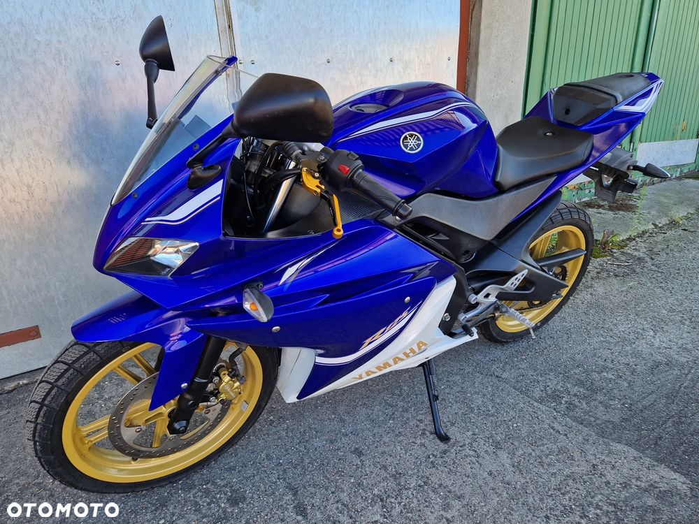 Yamaha YZF - 8