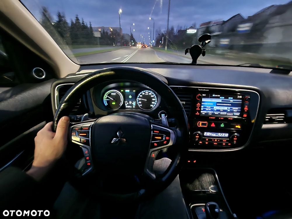 Mitsubishi Outlander 2.0 Intense + NAVI 2WD EU5 CVT - 38