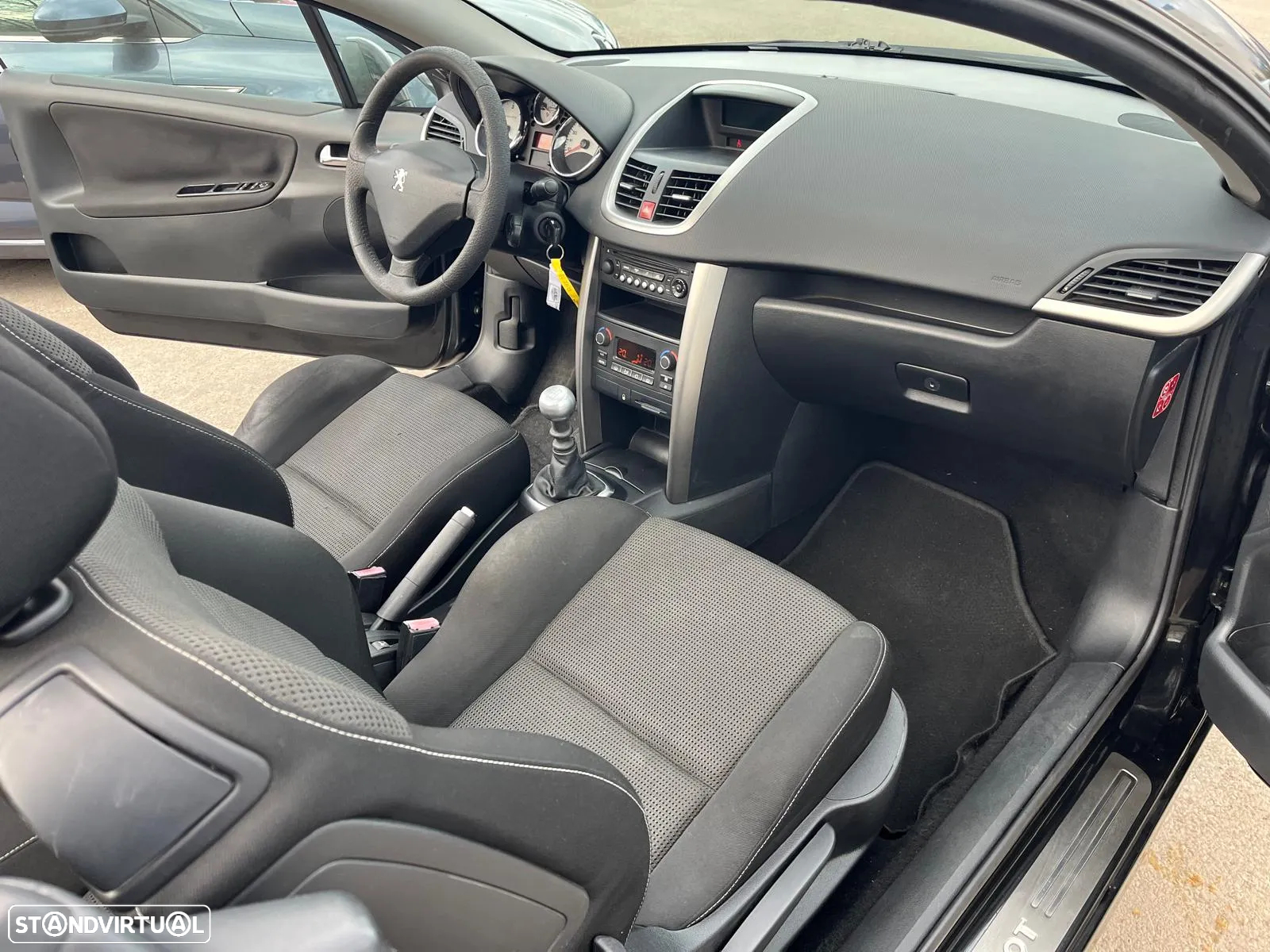 Peugeot 207 CC 1.6 HDi SE 200 Anos FAP - 9
