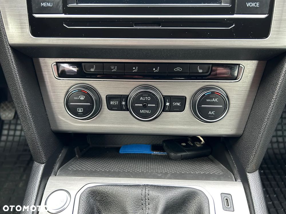 Volkswagen Passat 1.5 TSI EVO Comfortline - 21