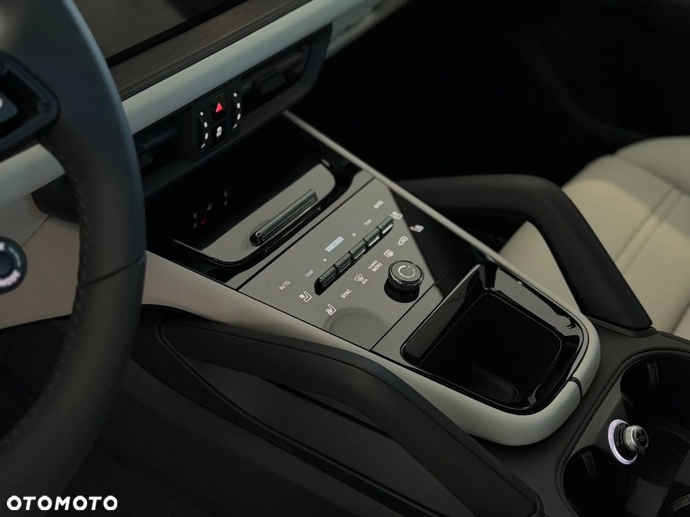 Porsche Cayenne E-Hybrid PHEV Black Edition - 24