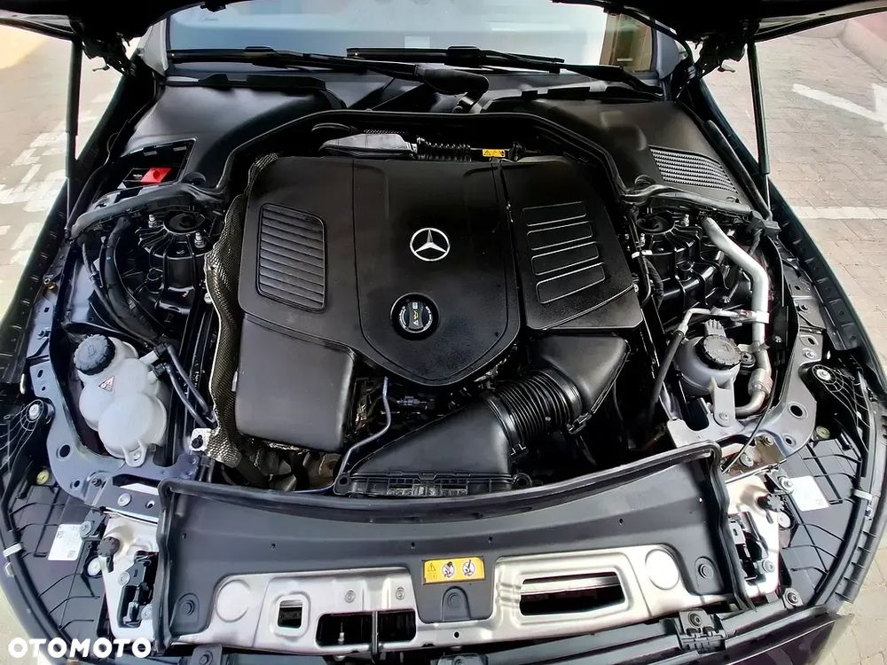 Mercedes-Benz Klasa C 300 4MATIC 9G-TRONIC - 18