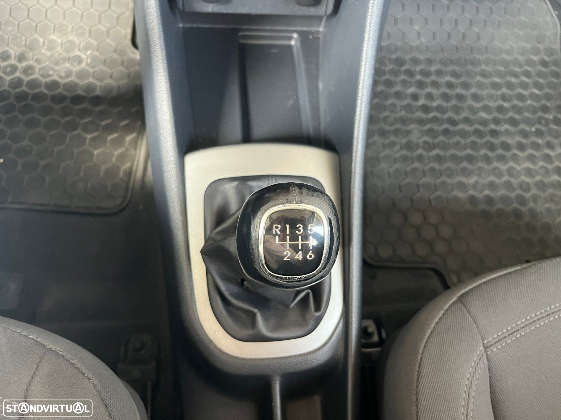 Kia Rio 1.1 CRDi - 26